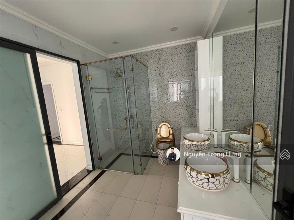 Duy nhất tại vinhomes căn biệt thự đẳng cấp 320m2 căn góc, sân vườn thoáng mát, có nội thất