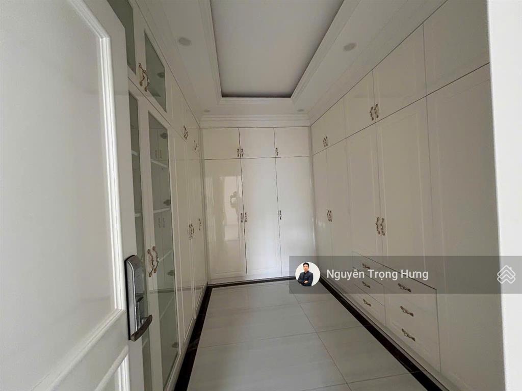 Duy nhất tại vinhomes căn biệt thự đẳng cấp 320m2 căn góc, sân vườn thoáng mát, có nội thất