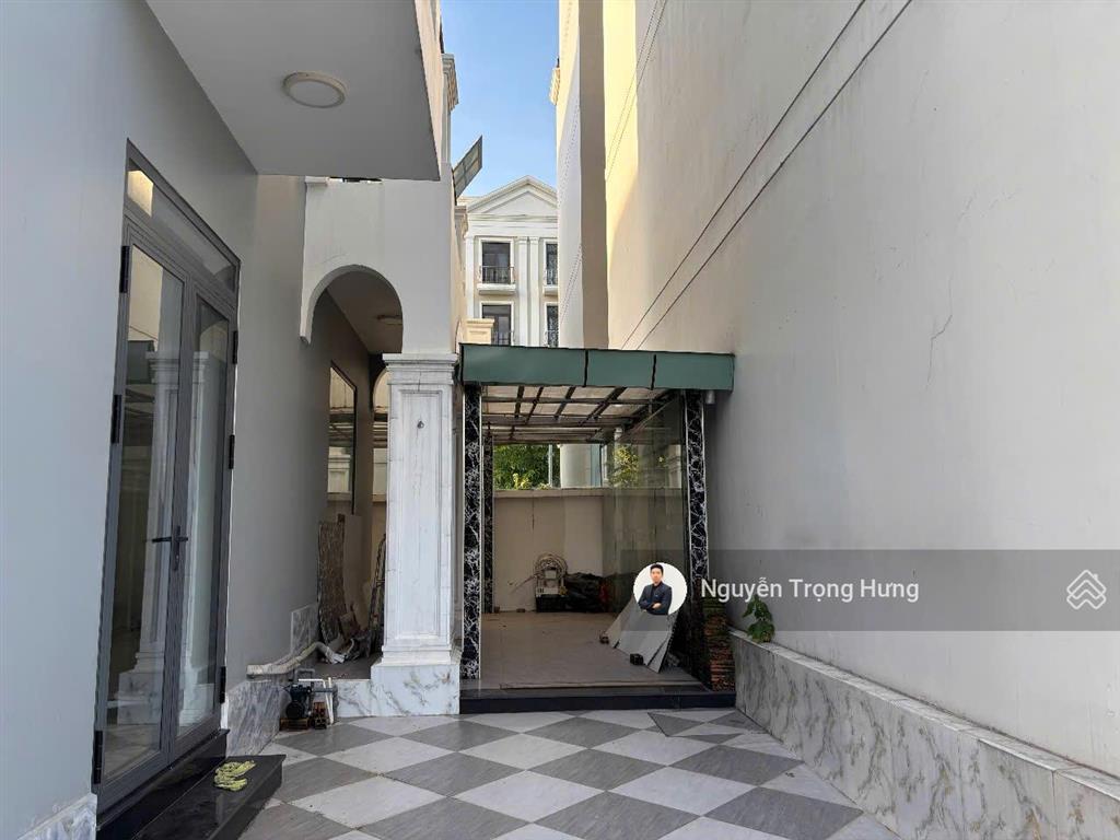 Duy nhất tại vinhomes căn biệt thự đẳng cấp 320m2 căn góc, sân vườn thoáng mát, có nội thất