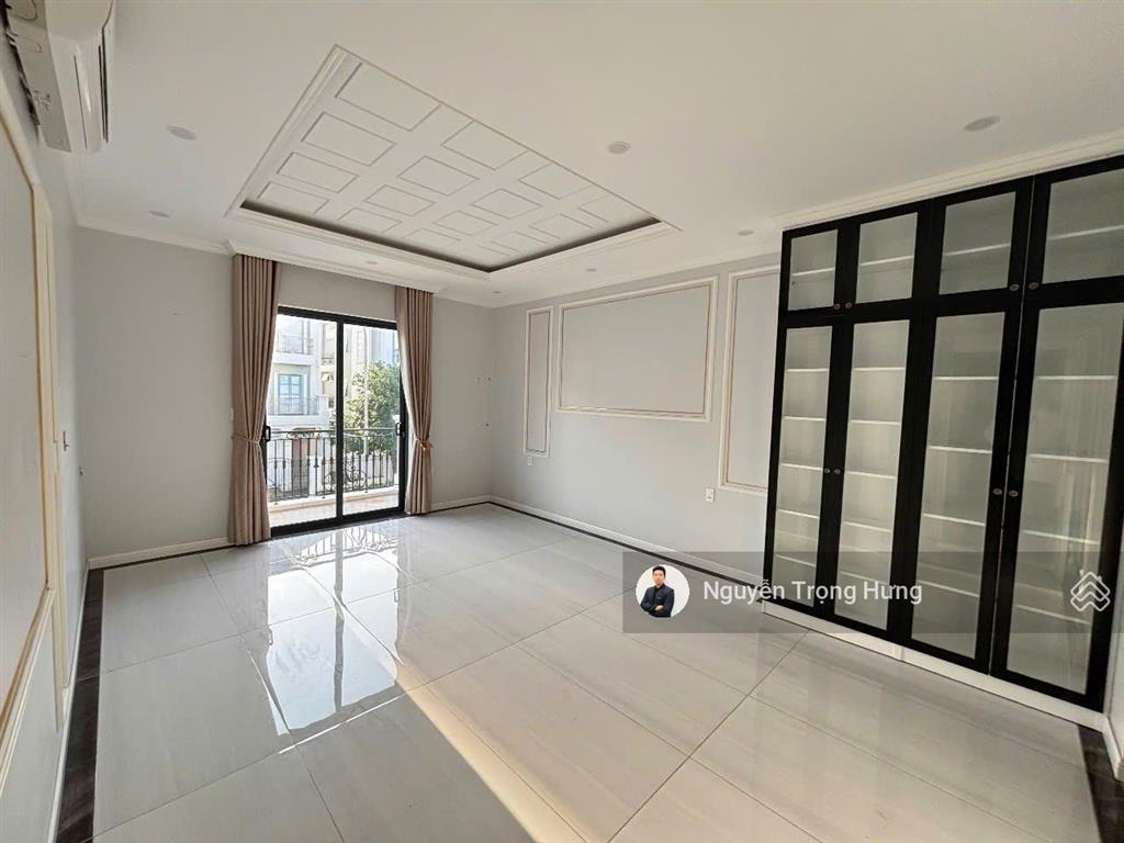 Duy nhất tại vinhomes căn biệt thự đẳng cấp 320m2 căn góc, sân vườn thoáng mát, có nội thất