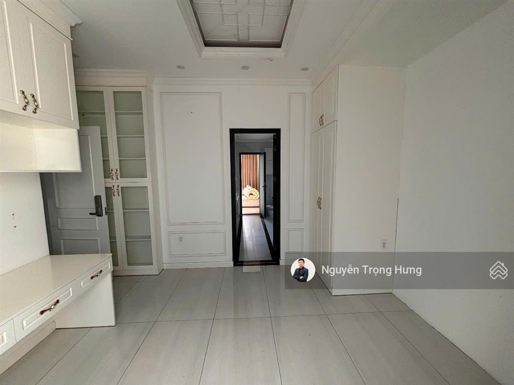 Duy nhất tại vinhomes căn biệt thự đẳng cấp 320m2 căn góc, sân vườn thoáng mát, có nội thất