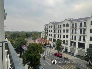 Cho thuê căn nhà phố 5 tầng vinhomes quận 9 trục d2a trục đường chính, sầm uất nhất khu đô thị