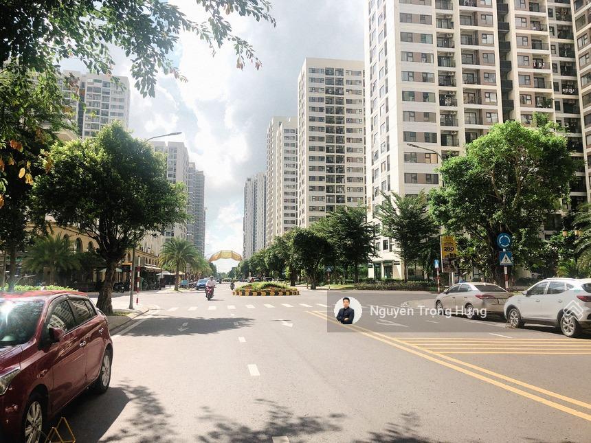 Bán shophouse khối đế chung cư vinhomes grand park có sẵn hợp đồng thuê chỉ từ 4,7 tỷ có sổ hồng