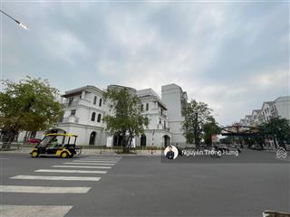 Biệt thự vip trung tâm vinhomes grand park 3 mặt tiền 700m2  thuận tiện kinh doanh