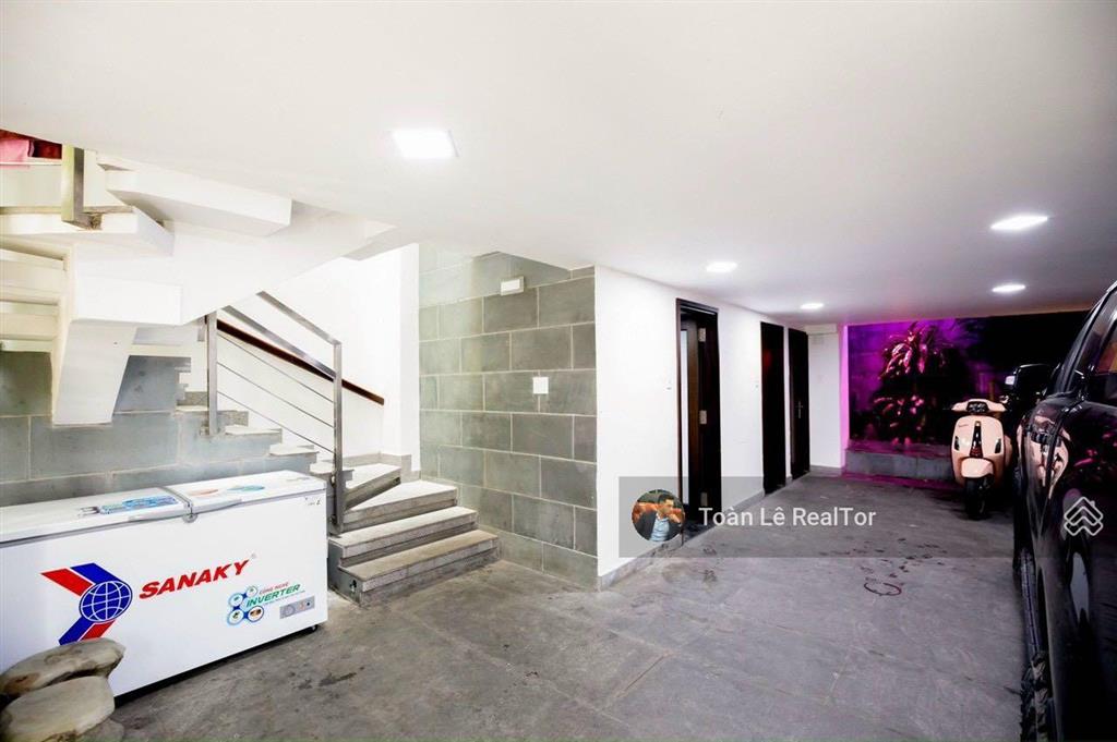 Biệt thư khu compound phú nhuận ngang 7.1m  4 tầng st  xe hơi đậu 3 chiếc  giá chỉ 26 tỷ tl