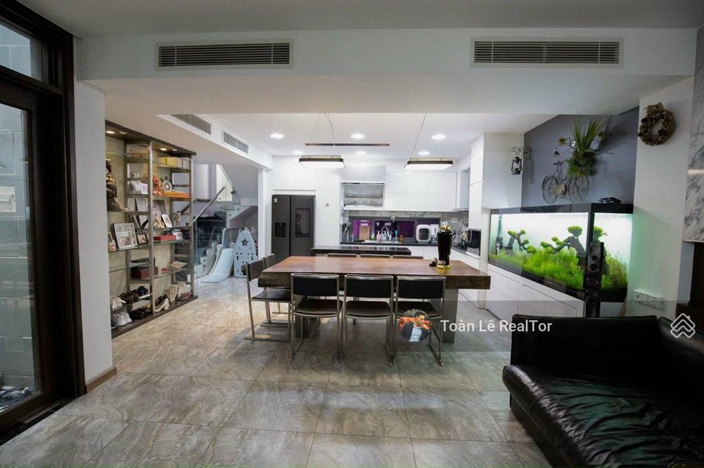 Biệt thư khu compound phú nhuận ngang 7.1m  4 tầng st  xe hơi đậu 3 chiếc  giá chỉ 26 tỷ tl