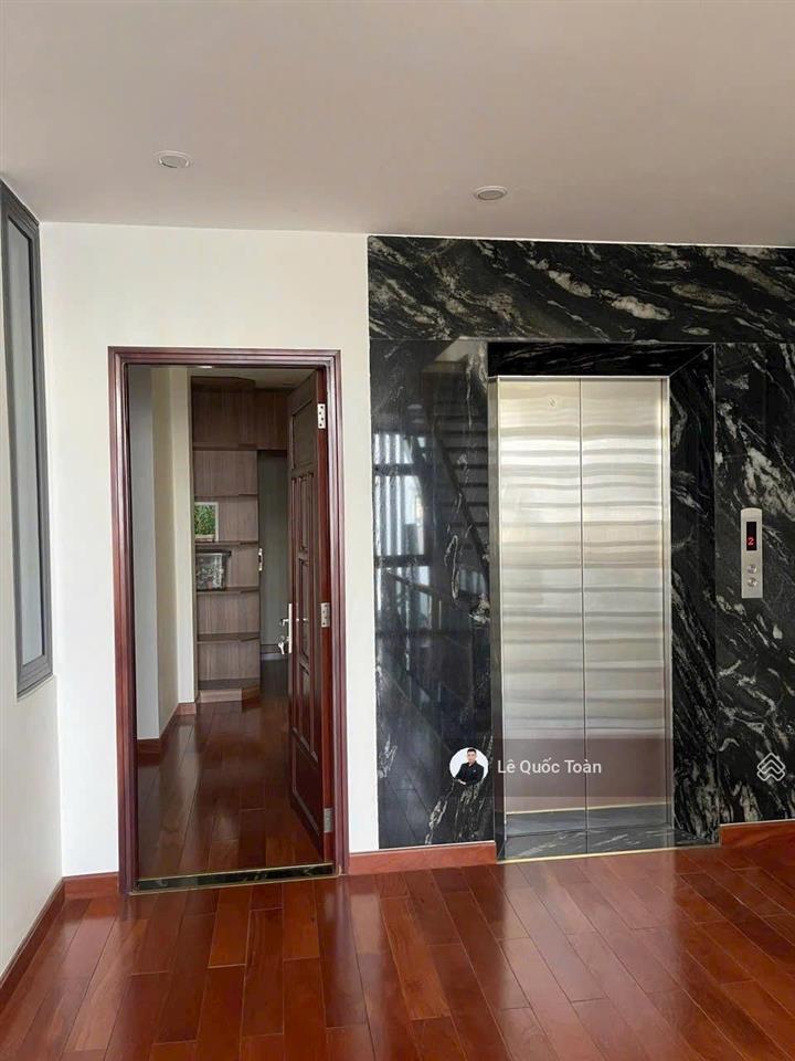 Nhà đẹp có thang máy , hxh hoàng văn thụ q. phú nhuận, dt 7.5 x 13,5m, 4 tầng st, giá chỉ 16 tỷ tl