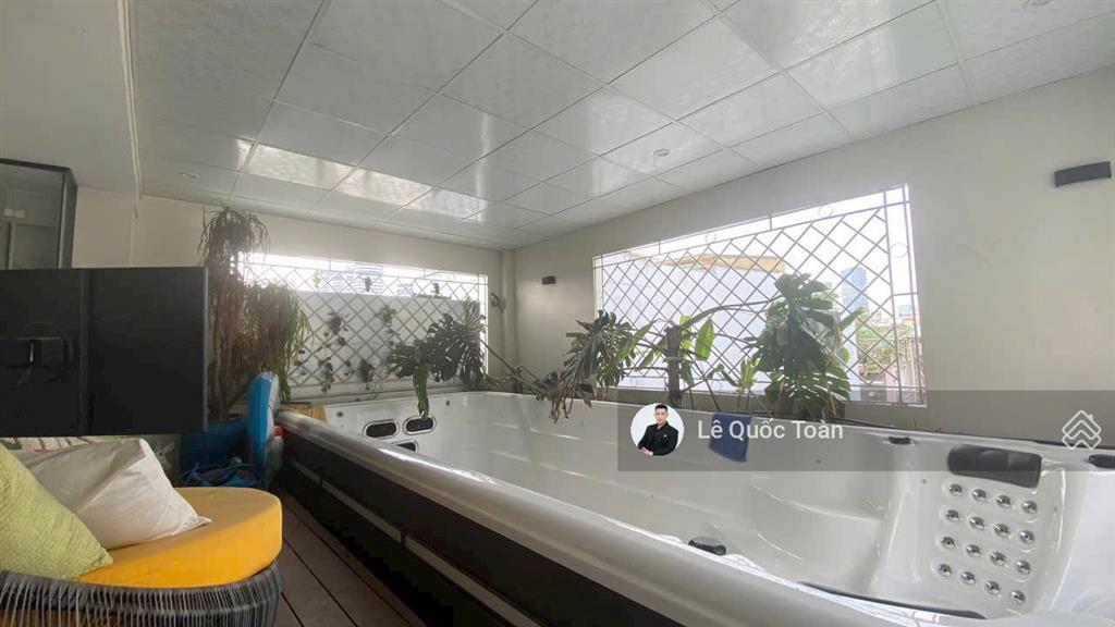 Nhà đẹp 2 mặt tiền hxh nguyễn cửu vân, giáp q1, 4 tầng, dt 5,7x12,6m, full nội thất, chỉ 15 tỷ tl