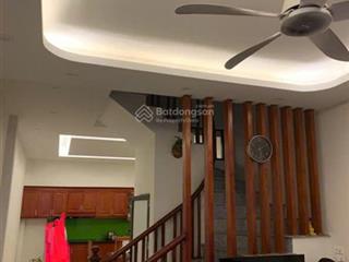 Nhà lô góc 33m , 5 tầng 4,8 tỷ kiến hưng  hà đông