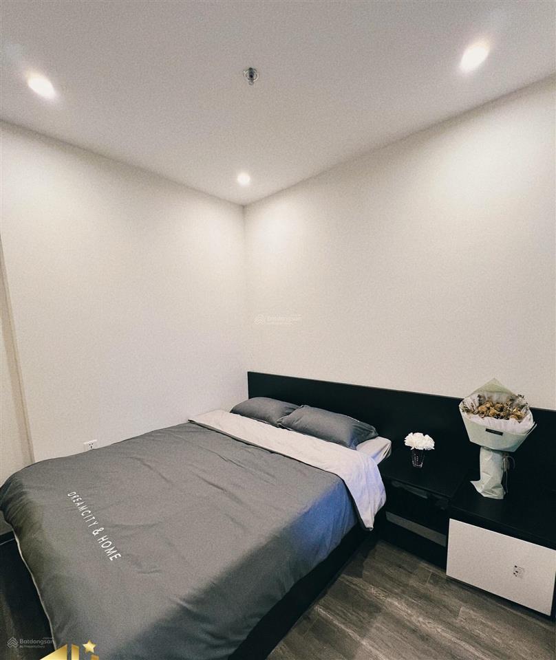(căn mới  sổ lâu dài) chính chủ cần bán căn hộ 2 phòng ngủ 71m2 giá 4.9tỷ tại rose town