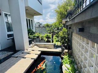 Siêu phẩm khan hiếm bán nhà góc 2 mt thảo điền q.2  25x27m  2 tầng  hđt 200tr giá chỉ 156 tỷ.