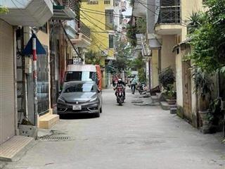 Đông ngạc  bán đất tặng nhà 2 tầng  ngõ rộng oto vào  thoáng trước thoáng sau