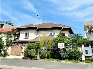 Biệt thự hồ bơi sân vườn khu thảo điền 320m2  đầy đủ nội thất cao cấp