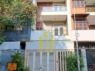 Nhà hầm 4 lầu  có thang máy giá 38 triệu