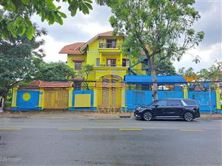 Cho thuê biệt thự mặt tiền nguyễn văn hưởng vị trí kinh doanh  2 mặt tiền  600m2. giá 155 triệu