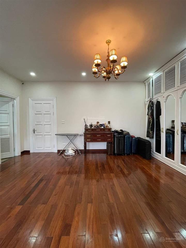 Siêu phẩm! 25tỷ hơn, bán biệt thự ngoại giao đoàn, xuân đỉnh  106m2  5t  lô góc  gara ô tô  tm