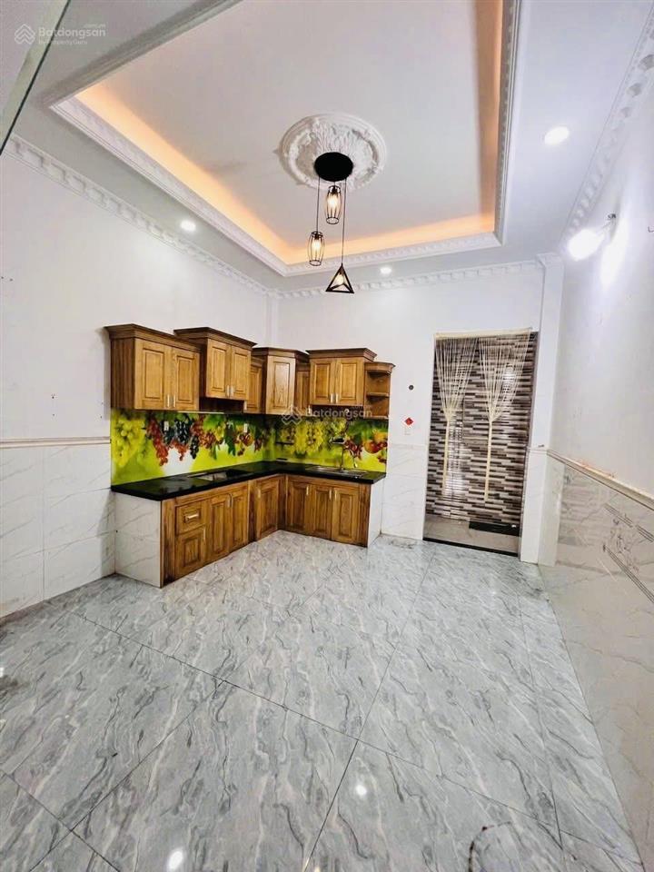 Nhà đẹp 4*18m 3pn hẻm thông 5m 3/ ngắn chợ liên ấp 26 vĩnh lộc a.