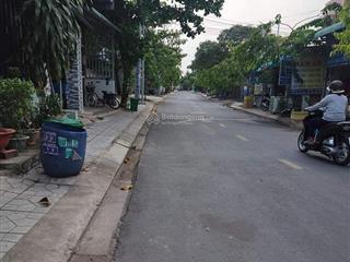 Bán đất tại thanh niên, hóc môn. dt 200m2/1tỷ1, mặt tiền 10m, ngõ 7m, pháp lý đầy đủ