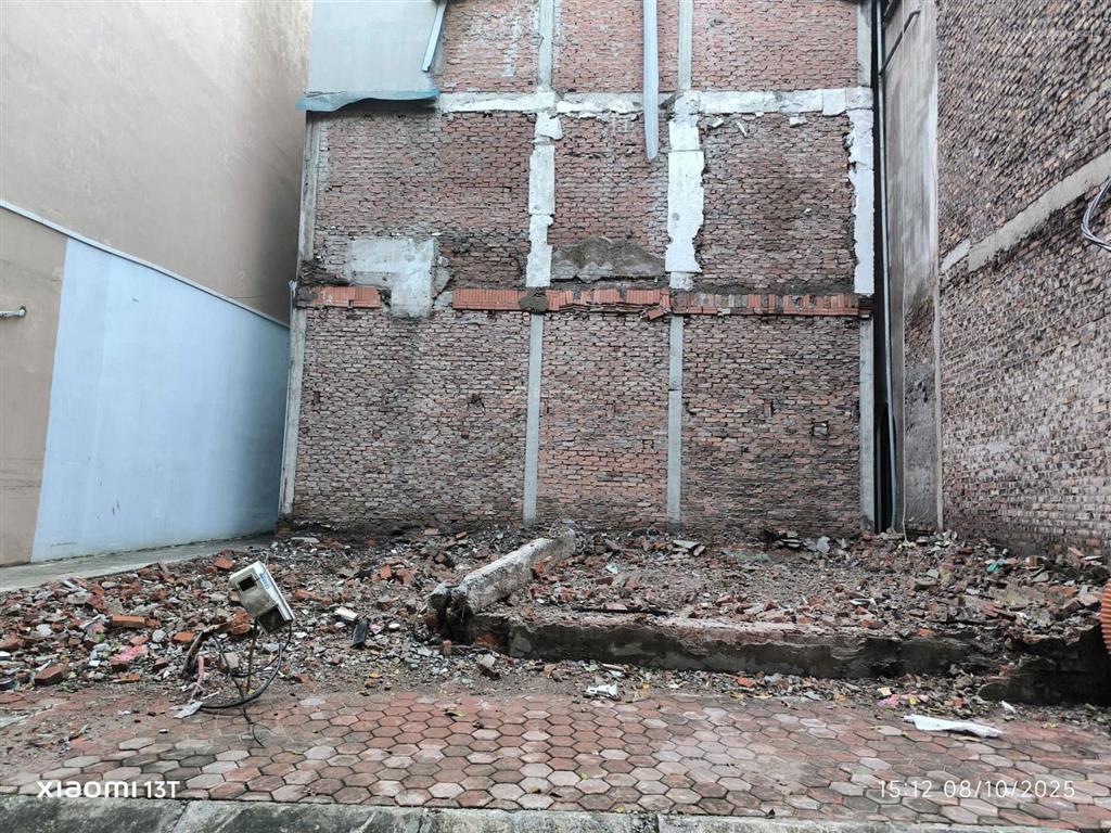 Bán đất mặt phố mỗ lao. lô góc  kd sầm uất  ô tô tránh nhau  60m2  mt 9m. giá 15x tỷ