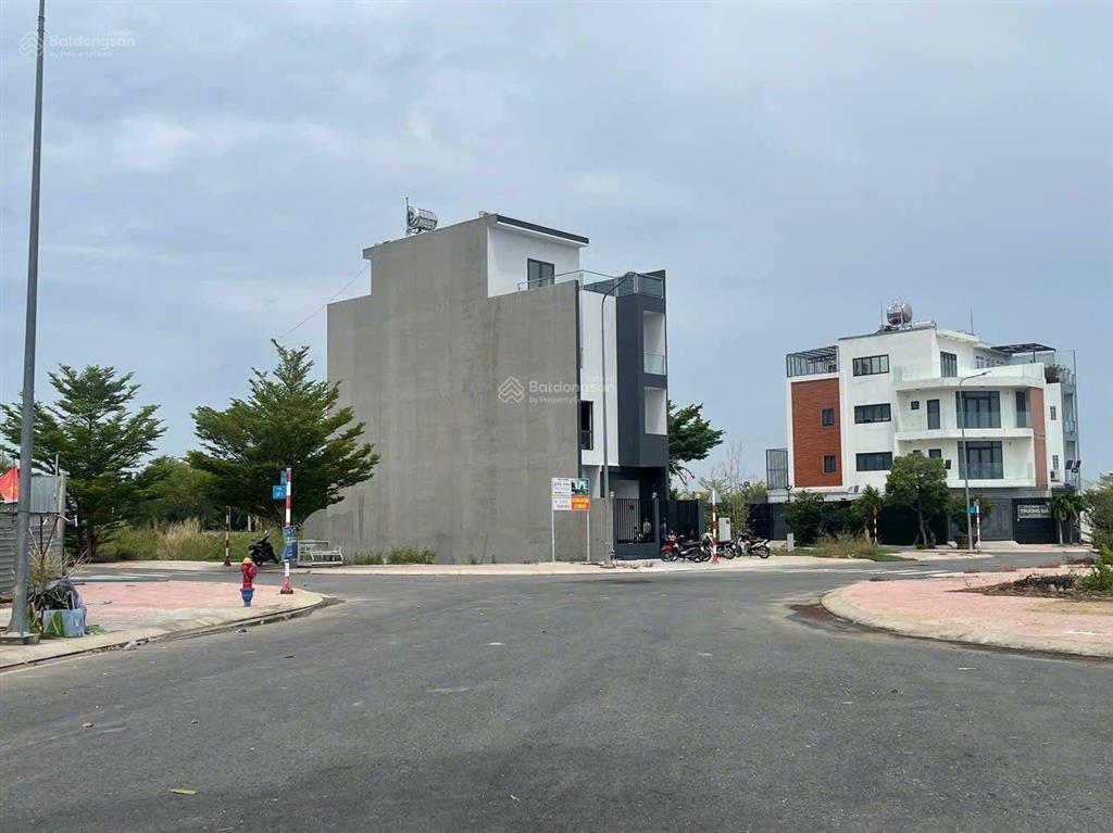 Nền nền đối diện cv  da thanh nhựt, phước kiển, nb  54tr/m2