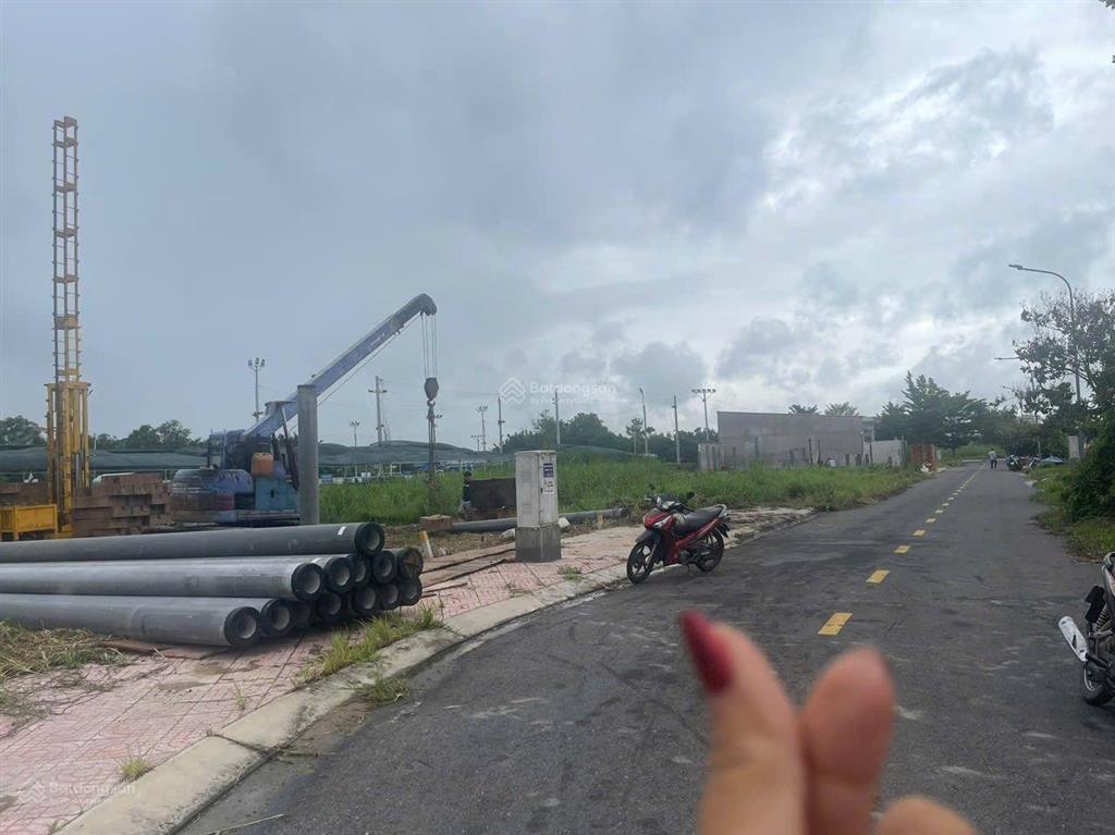 Nền nền đối diện cv  da thanh nhựt, phước kiển, nb  54tr/m2