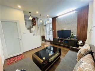 Chính chủ bán nhà 81 xã đàn quận đống đa  diện tích 22m2, xây 6 tầng kiên cố. nhà mình ở giữ
