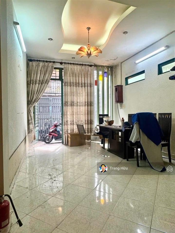 Phú nhuận  53m2  4 tầng đúc  vị trí tuyệt đẹp  3 bước chân qua quận 1  4 tầng giá tốt