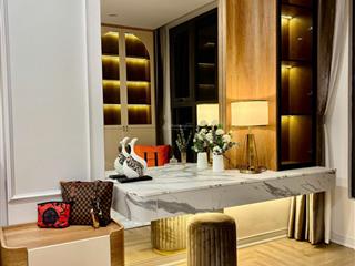 Gia đình mình cần bán ch tầng 15 tại n05 tòa 25t1 dt 181m2 ban công đn, full nội thất cao cấp