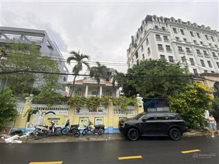 Chính chủ cho thuê biệt thự sân vườn rộng đẹp mặt tiền đường nguyễn duy hiệu, thảo điền 20x30m, 7pn