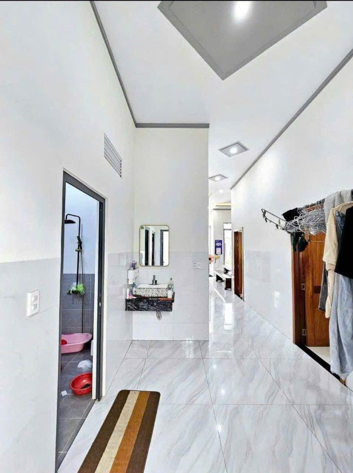  Cần bán gấp nhà mặt đường 28 phường LONG THẠNH MỸ. Q9,60m2..,3tầng,4,2 tỷ đường ô tô 6m