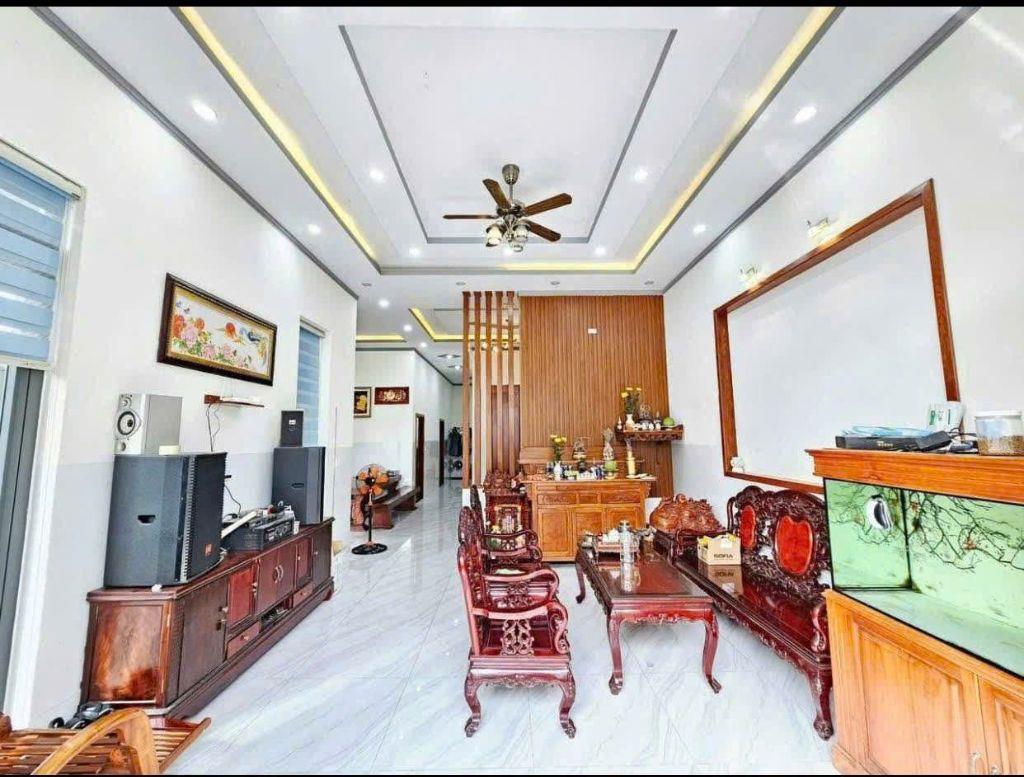  Cần bán gấp nhà mặt đường 28 phường LONG THẠNH MỸ. Q9,60m2..,3tầng,4,2 tỷ đường ô tô 6m