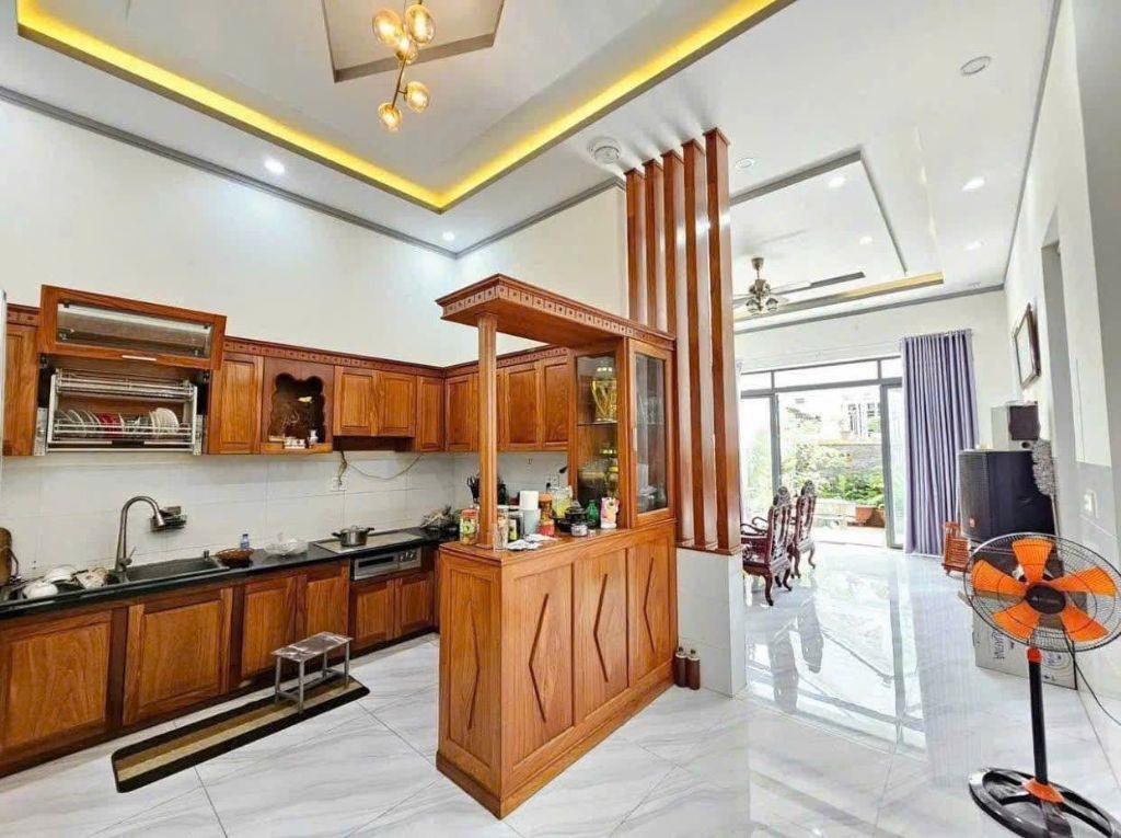  Cần bán gấp nhà mặt đường 28 phường LONG THẠNH MỸ. Q9,60m2..,3tầng,4,2 tỷ đường ô tô 6m