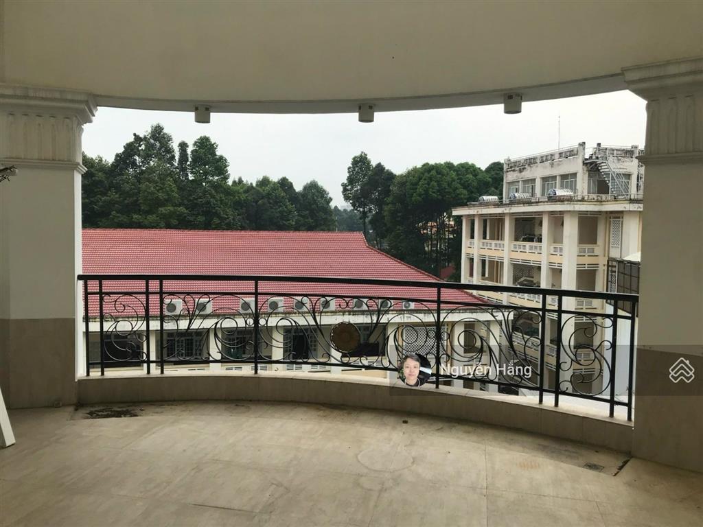 Siêu phẩm villa châu âu 5 tầng thang máy 7x20m cn 130m2 mới  ngay khu biệt thự hồng long  23,9tỷ
