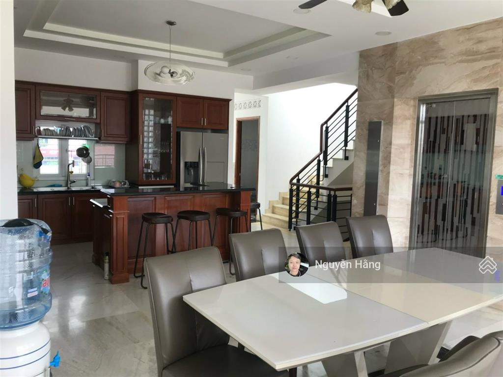 Siêu phẩm villa châu âu 5 tầng thang máy 7x20m cn 130m2 mới  ngay khu biệt thự hồng long  23,9tỷ