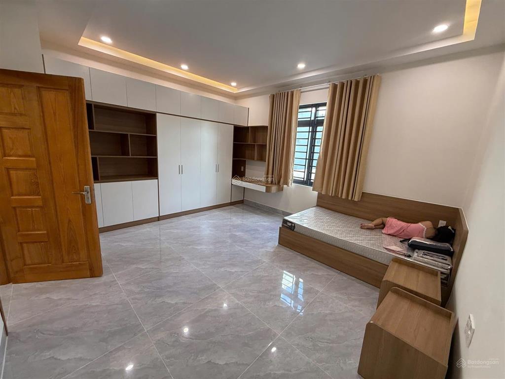 Bán gấp tòa 5 tầng cộng hòa 5x30m mới 27p thang máy  hd thuê 65tr/th chỉ 17,5 tỷ tl ngay mặt tiền
