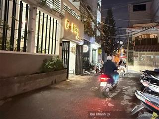 Bình thạnh  phó đức chính  64m2  4 tầng  xe hơi vào nhà  sát quận 1