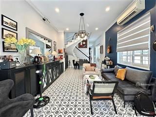Bán nhà phú nhuận mặt tiền hoa lan ngay khu vip phan xích long 4 tầng sân thượng kinh doanh tốt