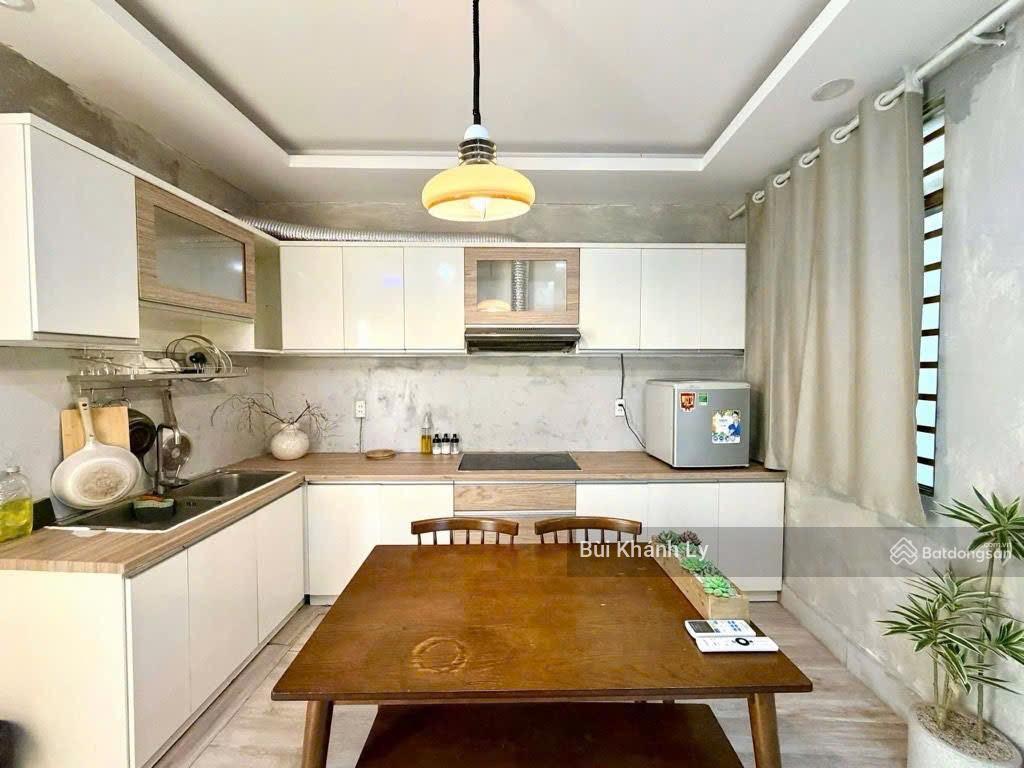 Bán nhà hẻm xe hơi thông khu vip phan xích long 5 tầng btct, ngang 5m dòng tiền tốt