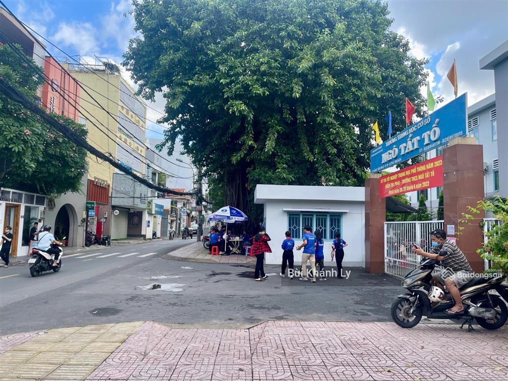 Bán nhà phú nhuận  mặt tiền đặng văn ngữ  ngang lớn 5,5m  90m2  nhà 4 tầng  gần lê văn sỹ