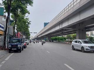 BÁN NHÀ PHẠM VĂN ĐỒNG – LÔ GÓC, NGÕ THÔNG GẦN PHỐ, FULL NỘI THẤT – 5 TẦNG, 6.5 TỶ
