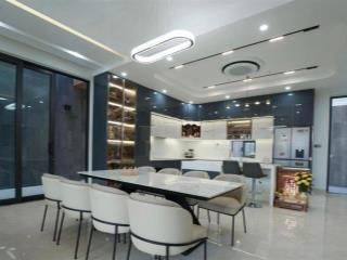 Bán liền kề văn phú, hà đông, 90m2, thang máy, vị trí đắc địa, ngay cột đồng hồ, nhỉnh 20 tỷ
