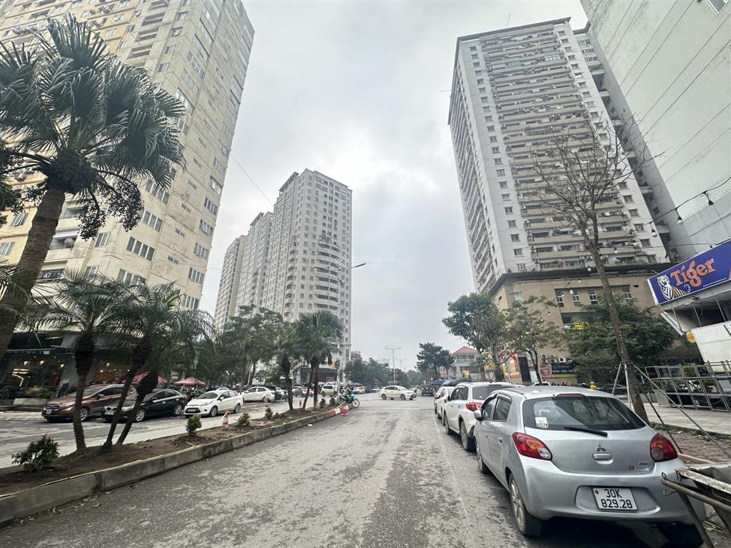 Cần bán gấp liền kề kđt văn khê 85m2, 5t, mt 5m, trục chính, kinh doanh, vị trí đẹp, nhỉnh 20tỷ