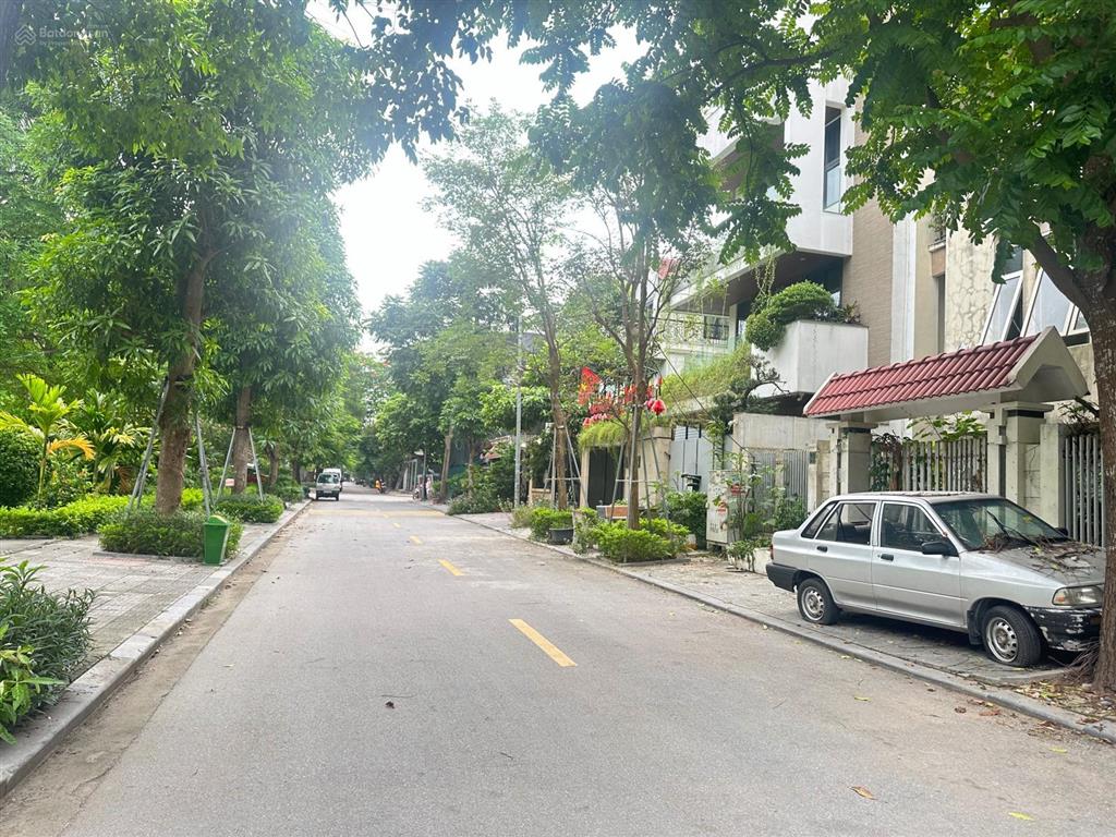 Bán gấp 5 căn biệt thự văn phú lô góc, lô thường, 200m2, 320m2, view vườn hoa, nhỉnh 30 tỷ