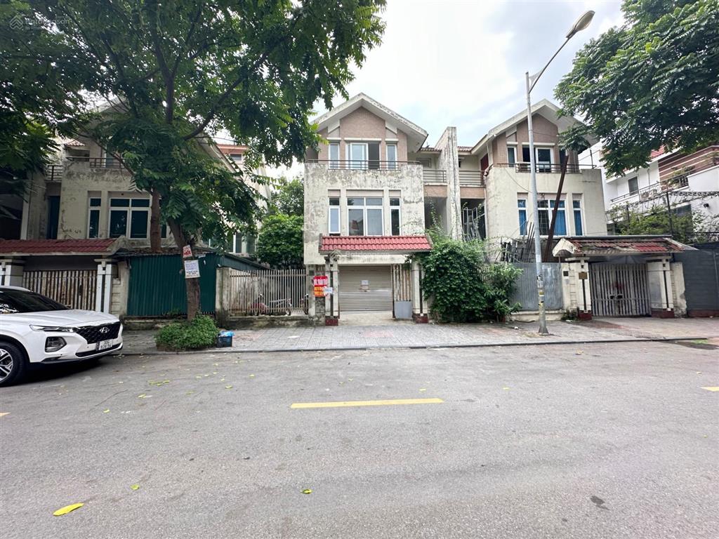 Bán gấp 5 căn biệt thự văn phú lô góc, lô thường, 200m2, 320m2, view vườn hoa, nhỉnh 30 tỷ