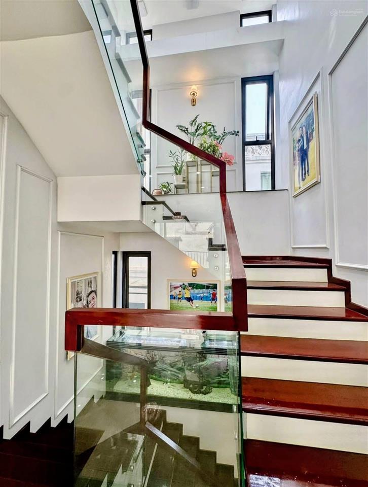 Giá tốt nhất văn phú  biệt thự 220m2, 4 tầng, nội thất sịn, vị trí đẹp, nhỉnh 35 tỷ