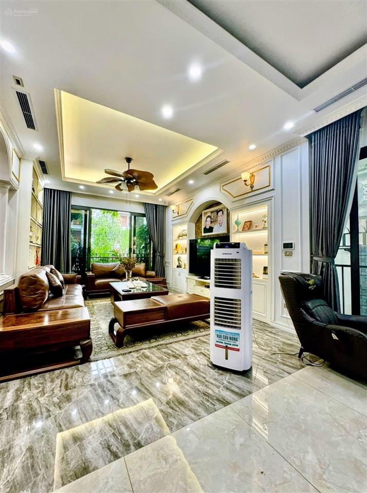 Giá tốt nhất văn phú  biệt thự 220m2, 4 tầng, nội thất sịn, vị trí đẹp, nhỉnh 35 tỷ