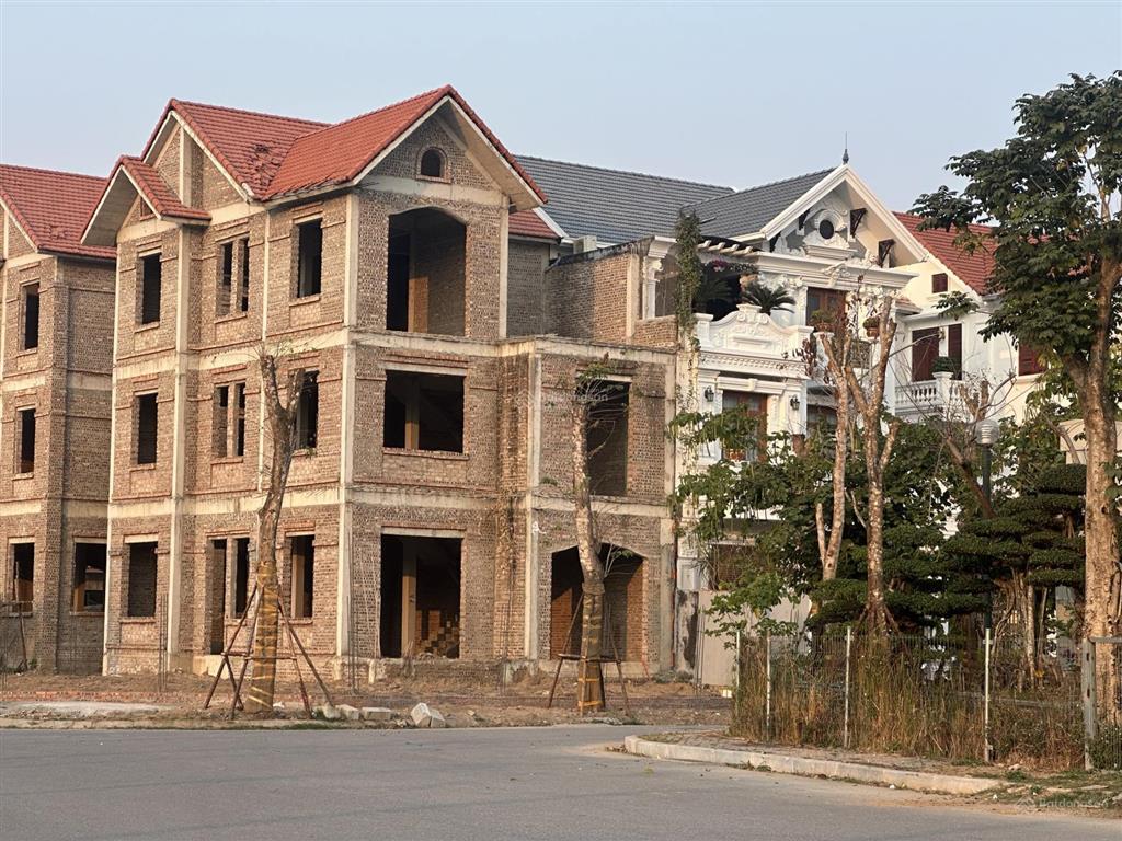 Ngay công viên 365 bán căn góc biệt thự phú lương 200m2, mt 27m, vị trí hiếm bán  giá tốt 4x tỷ