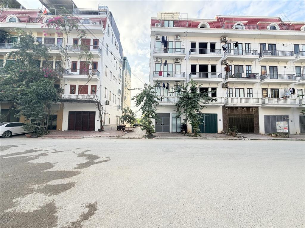 Duy nhất 1 căn lô góc phú lương 62m2 mt 5m 5 tầng kinh doanh đường 20m nhỉnh 18 tỷ.