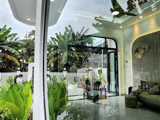 Bán nhà vườn mới tại trung tâm thị trấn. vị trí đắc địa với 2 mặt tiền, giá 3tỷ 350tr