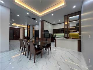 Bán nhà mặt phố, vũ phạm hàm  diện tích 75m x 5 tầng thang máy  mt5m giá 37 tỷ có thương lượng.